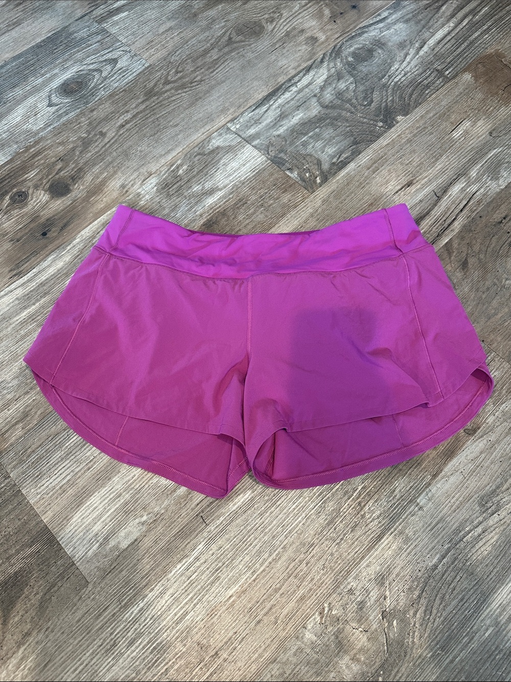 Excellent condition Lululemon Speed Up Mid-Rise Lined Short 4" Vivid Plum